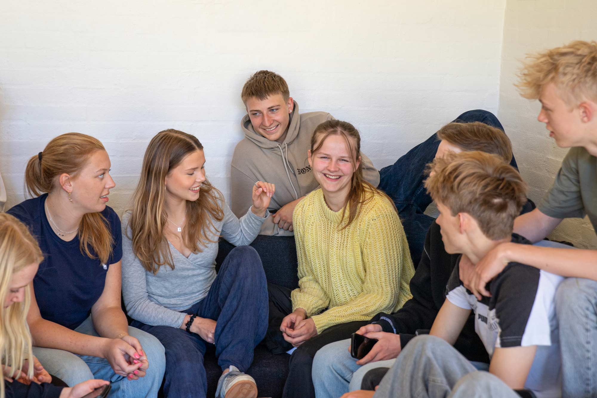 Elever samlet til fællesmøde på Husby Efterskole