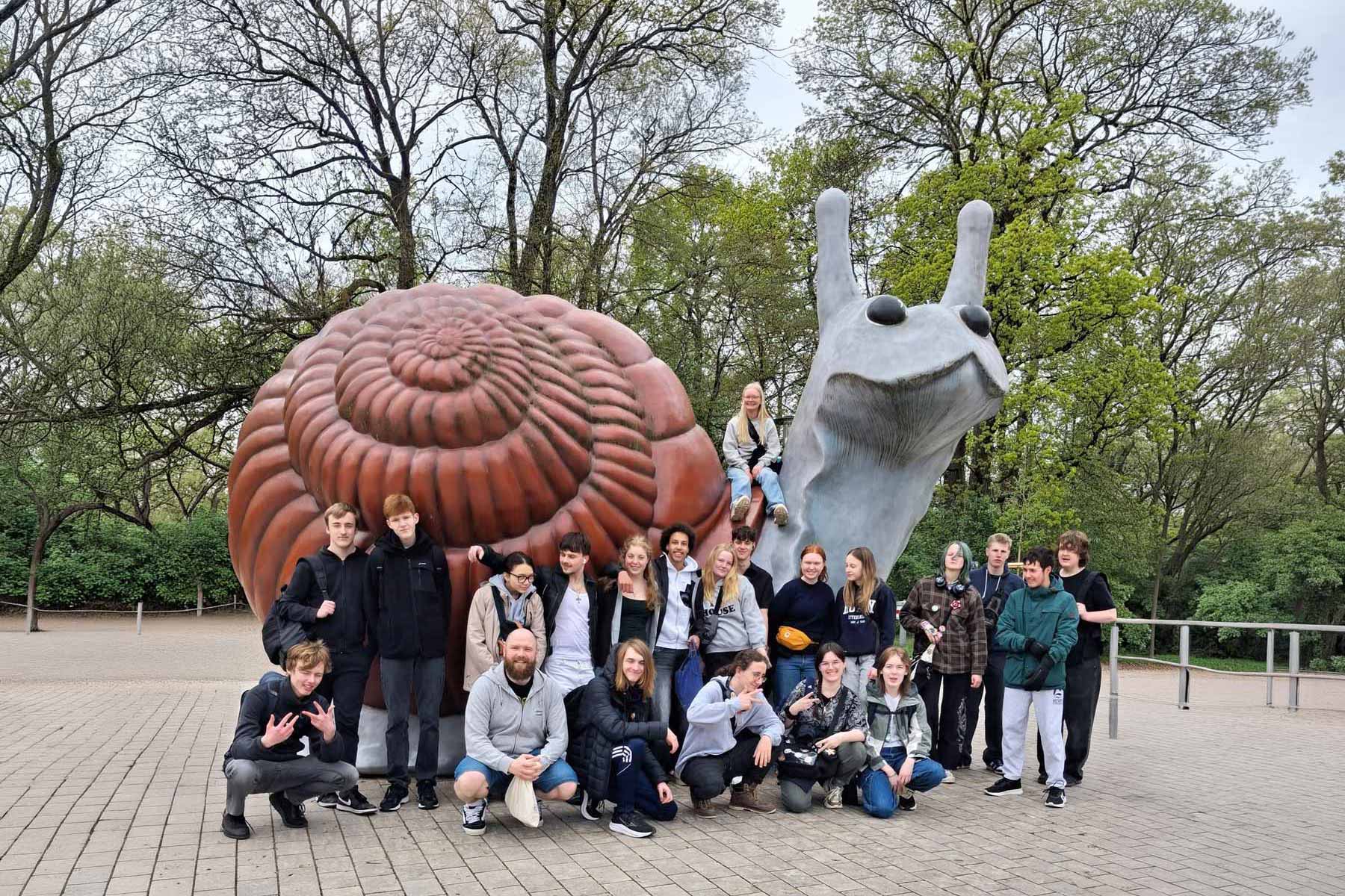Elevgruppe fra Husby Efterskole samlet på udlandsrejse